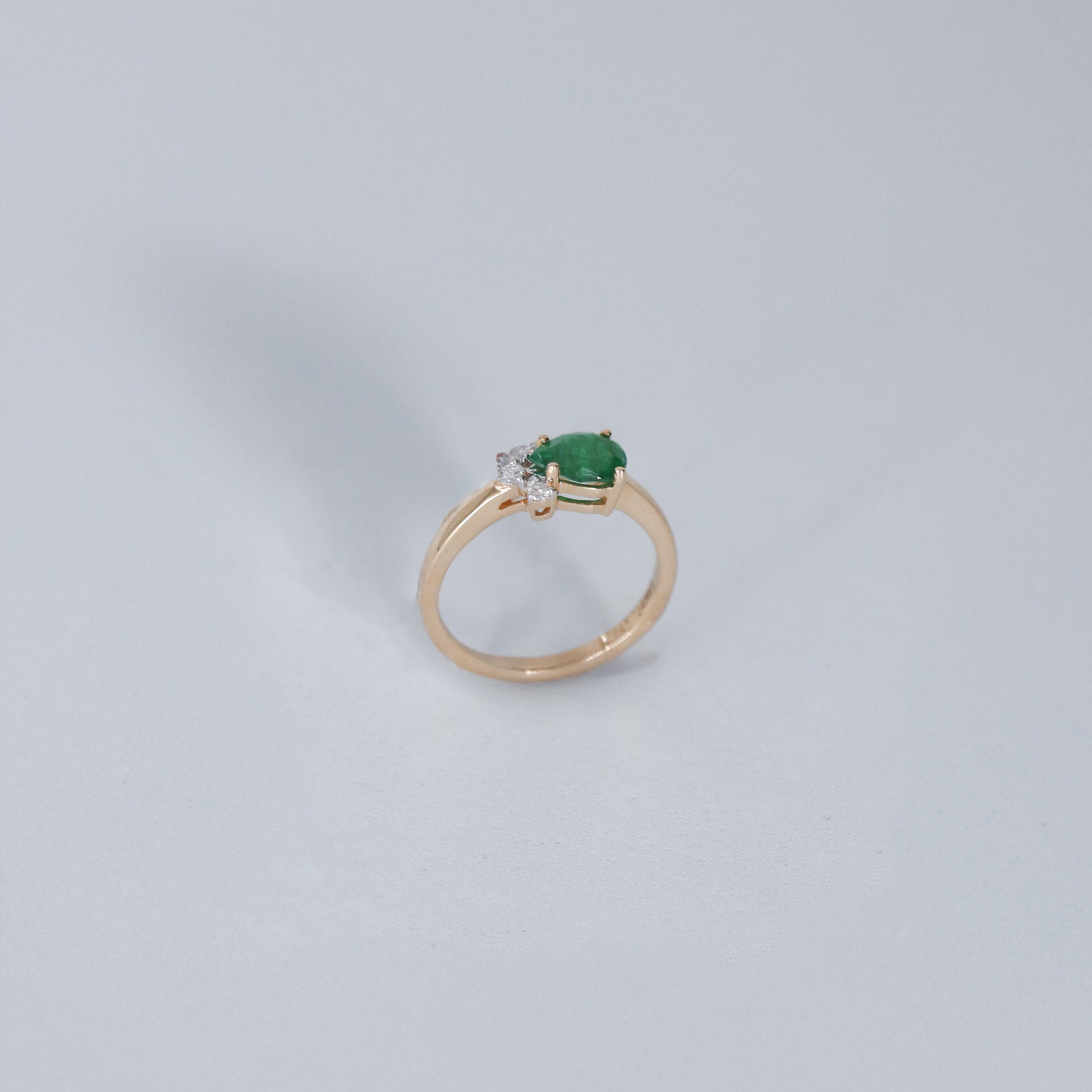 ANILLO MODA DIAMANTE .06ct/.60ct ESME PERA ORO AMA 14K