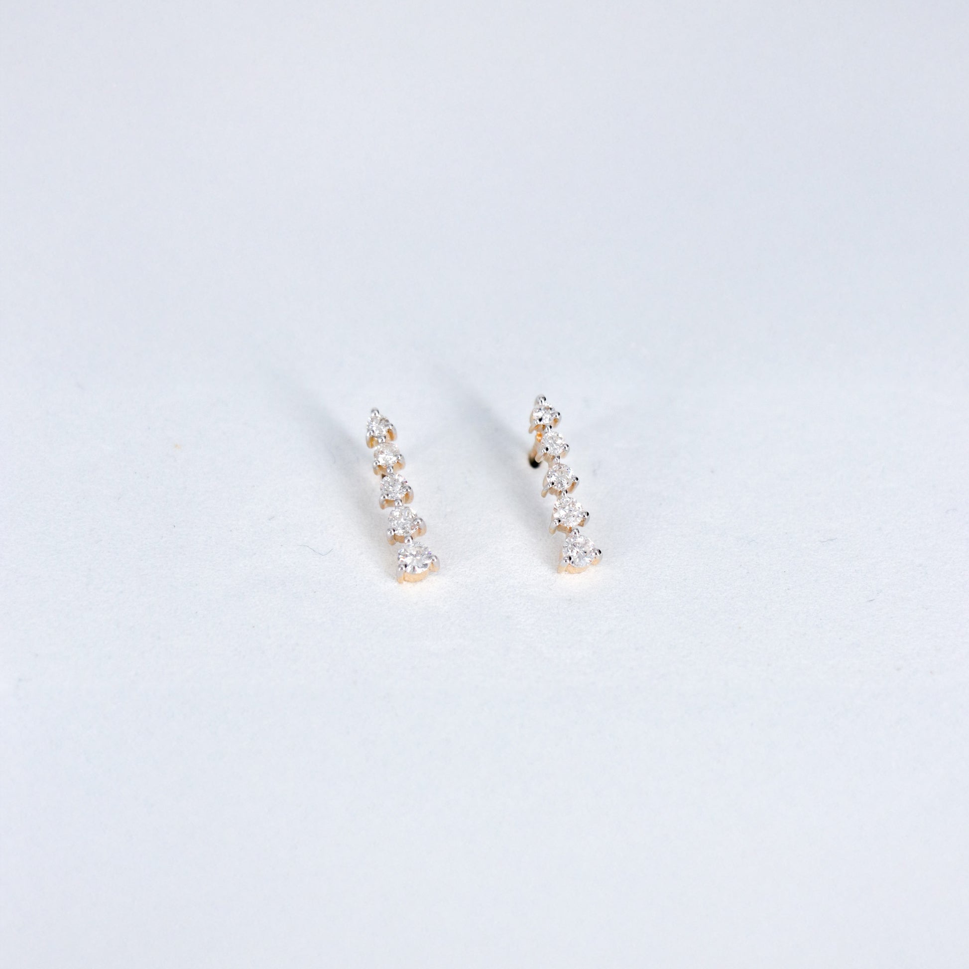 PAR ARETES DIAMANTE .35ct ORO AMA 14K