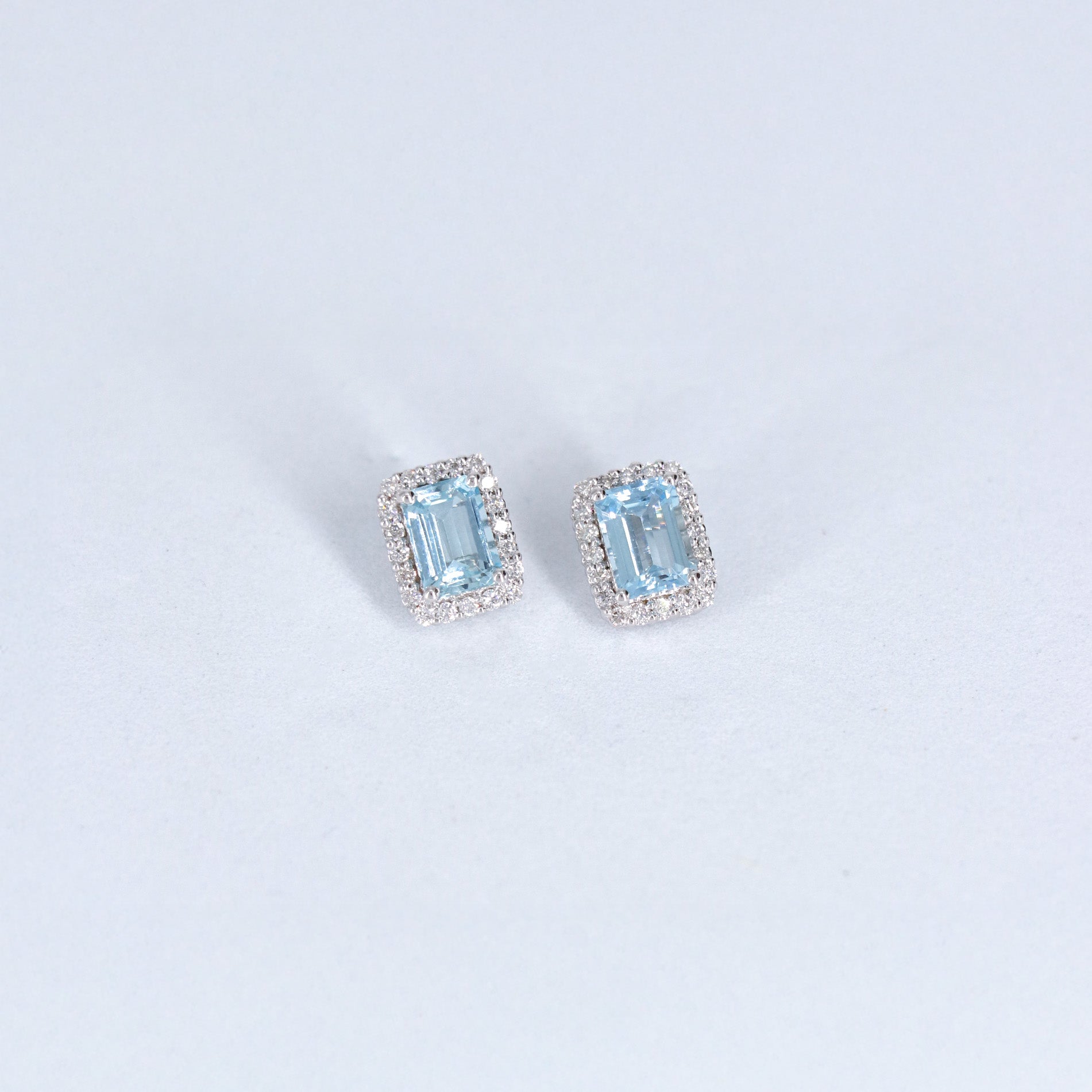 PAR ARETES HALO DIAMANTES/AGUAMARINA ORO BCO 14K