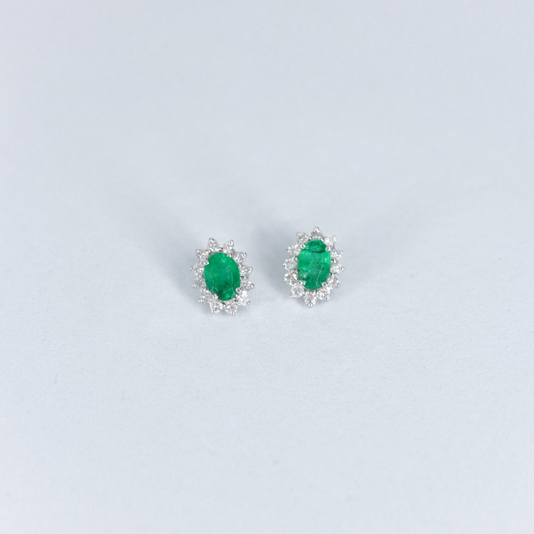 PAR ARETES HALO DIAMANTES .36ct/.95ct ESME OVAL ORO BCO 14K