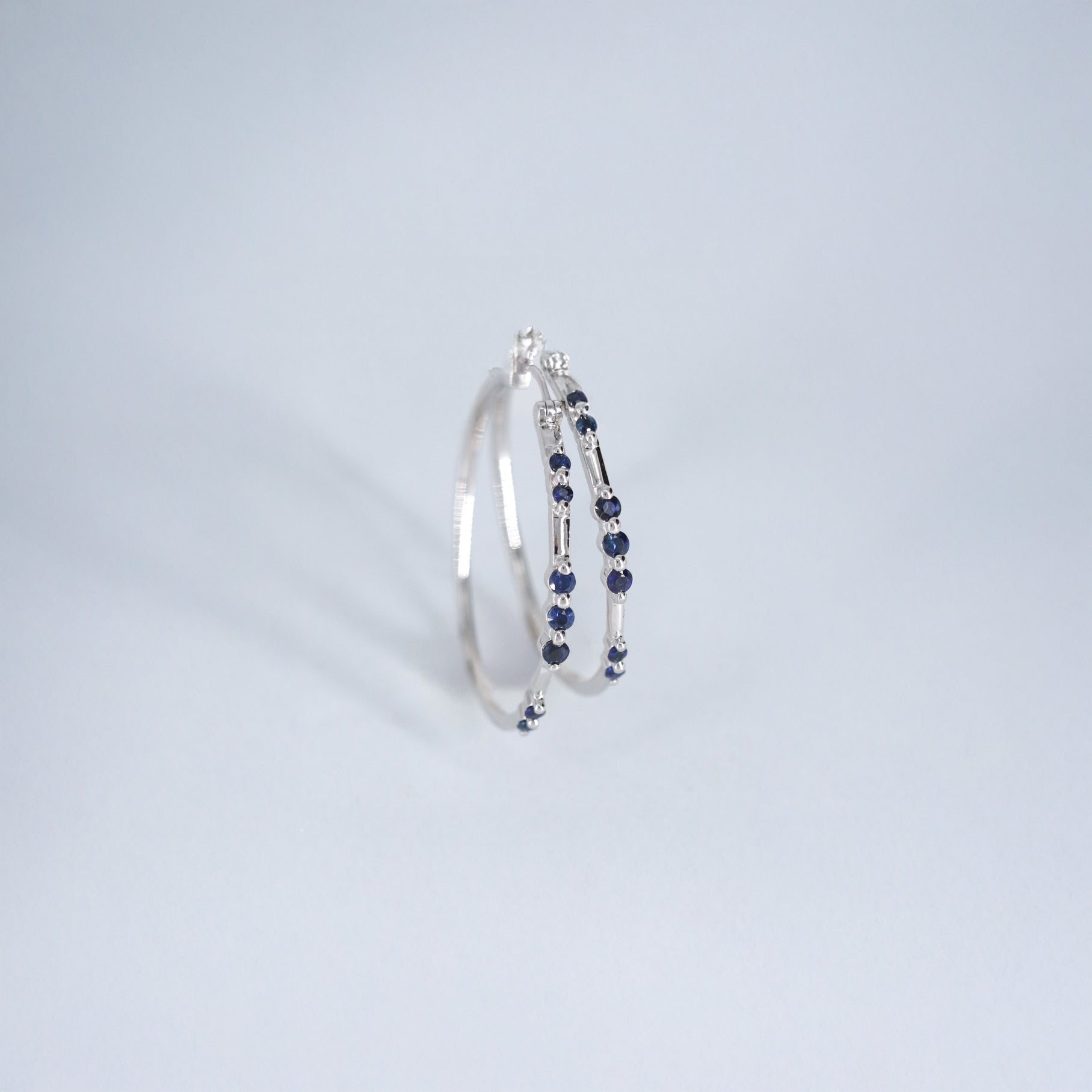 PAR ARRACADAS ZAFIROS .82ct ORO BCO 14K