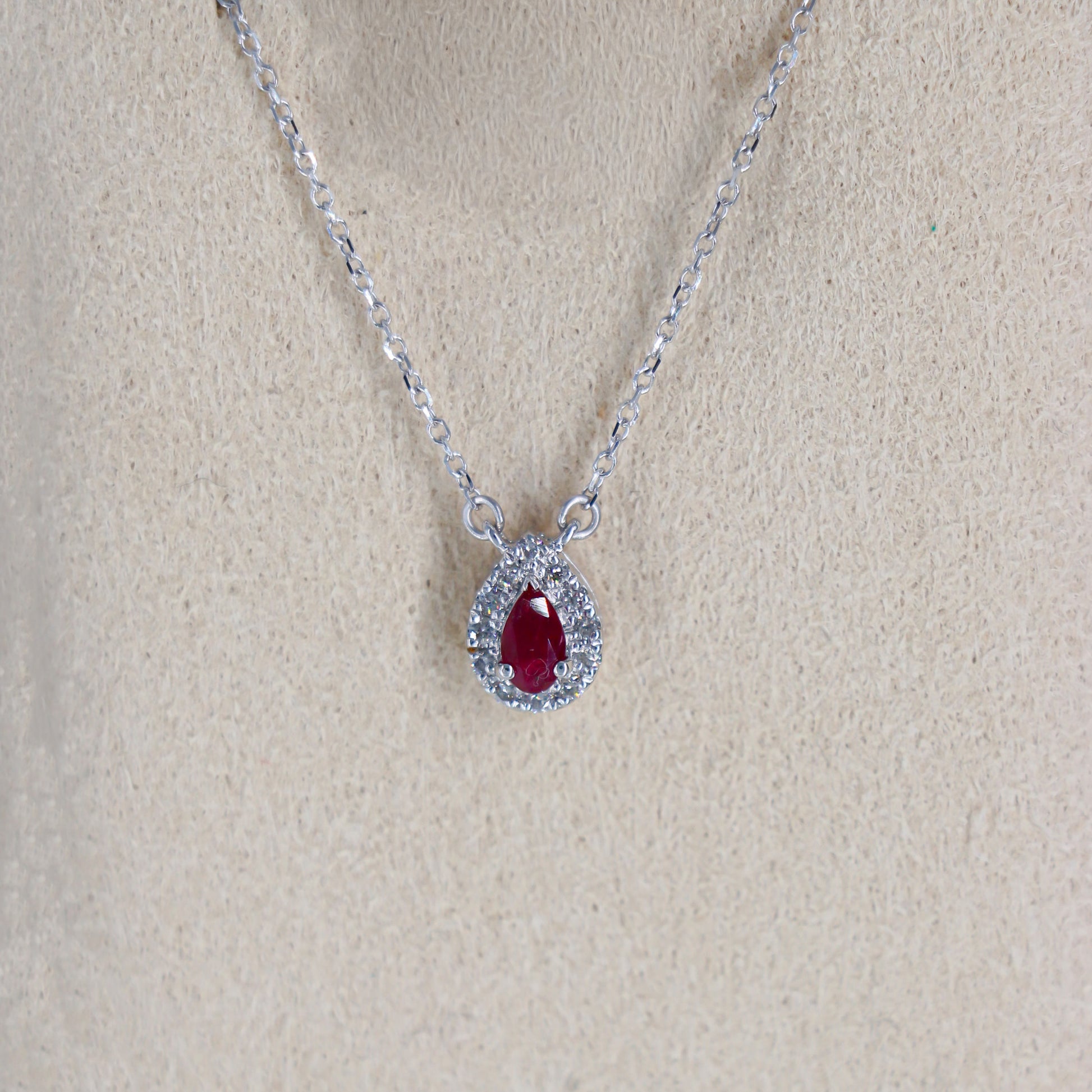 DIJE 14K. SI ORO BLANCO DIAMANTE 0.09 CT, .30CT RUBI 5X3 mm 0mm, 0gr