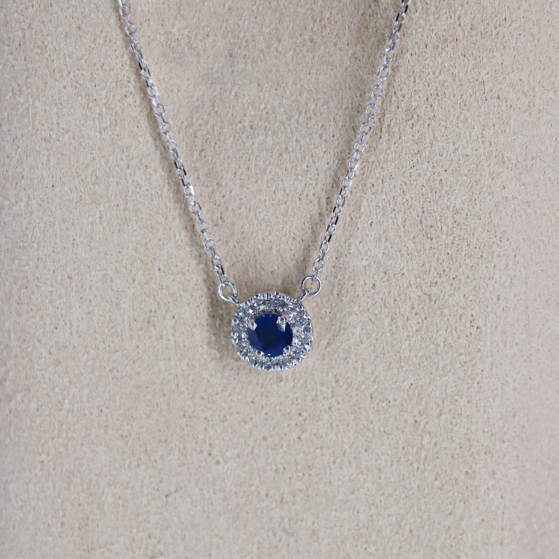 DIJE 14K. SI ORO BLANCO DIAMANTE 0.10 CT, ZAFIRO 4.0 mm 0mm, 0gr