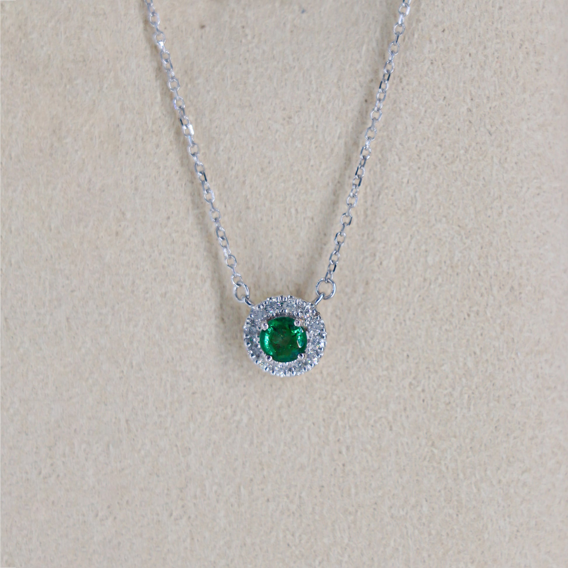 DIJE 14K. SI ORO BLANCO DIAMANTE 0.10 CT, ESMERALDA 4.0 mm 0mm, 0gr