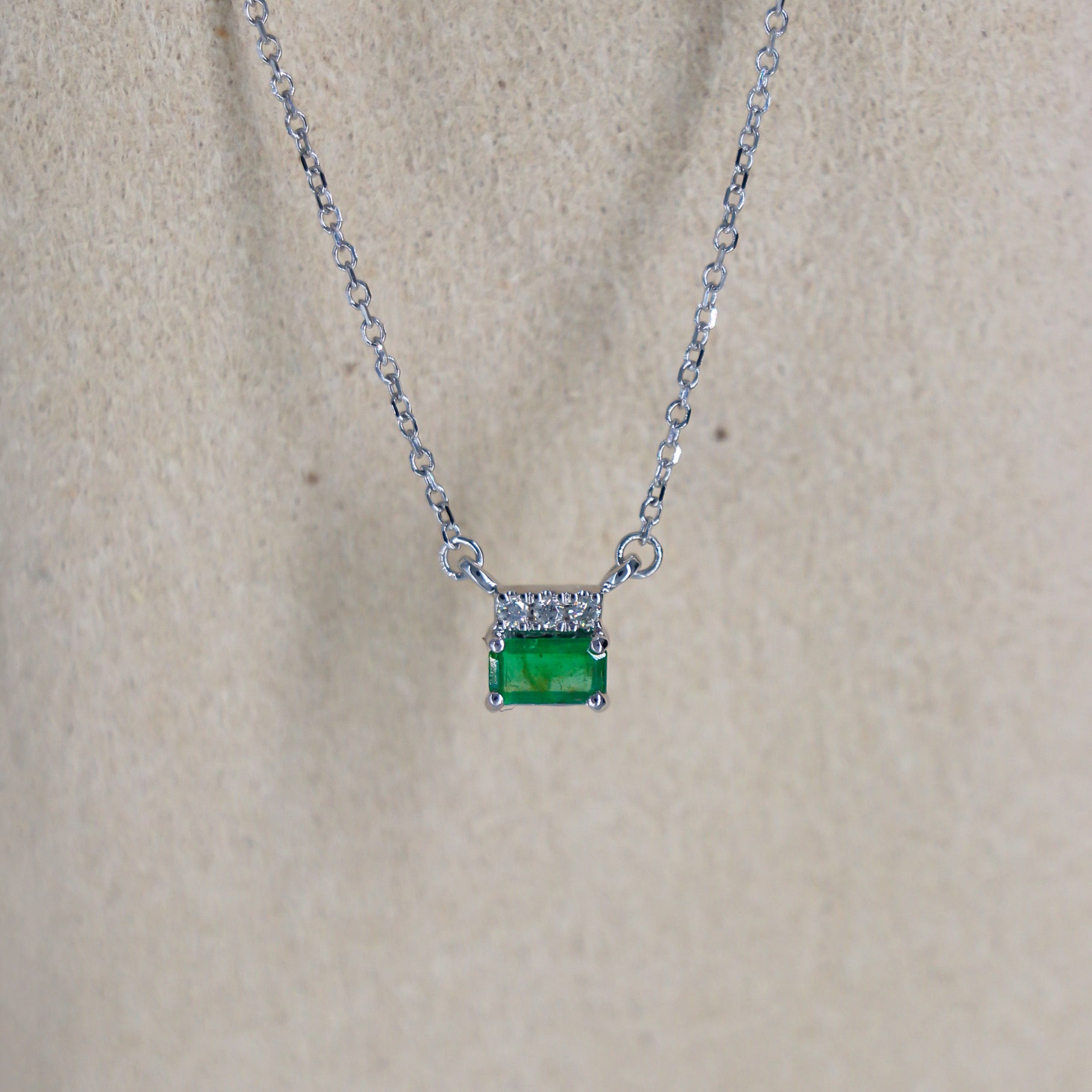 DIJE C/CDENA DIAMANTE .03ct/.30ct ESME 5x3 ORO BCO 14K