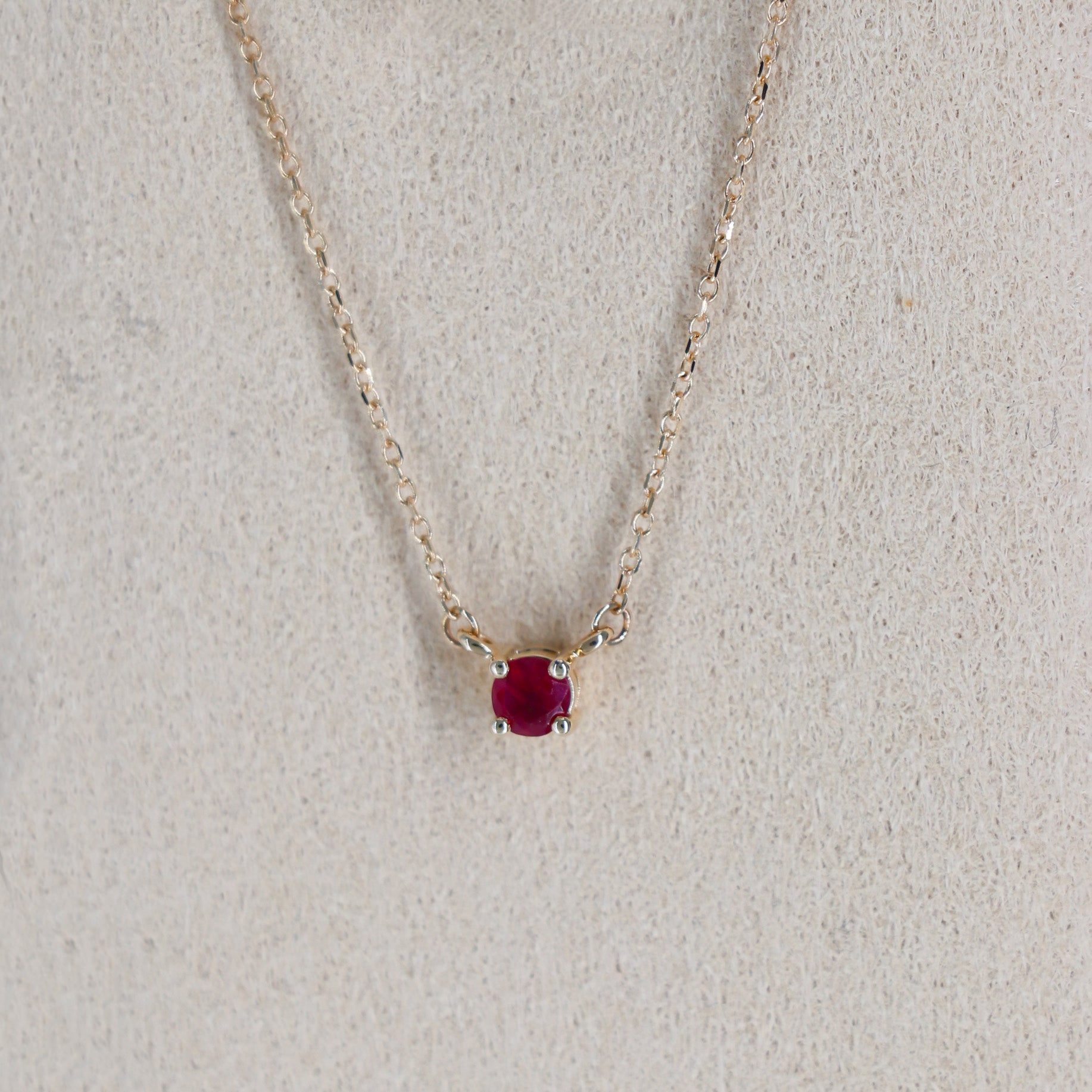 DIJE C/CADENA DIAMANTE .03ct/.20ct RUBIE RD ORO AMA 14K