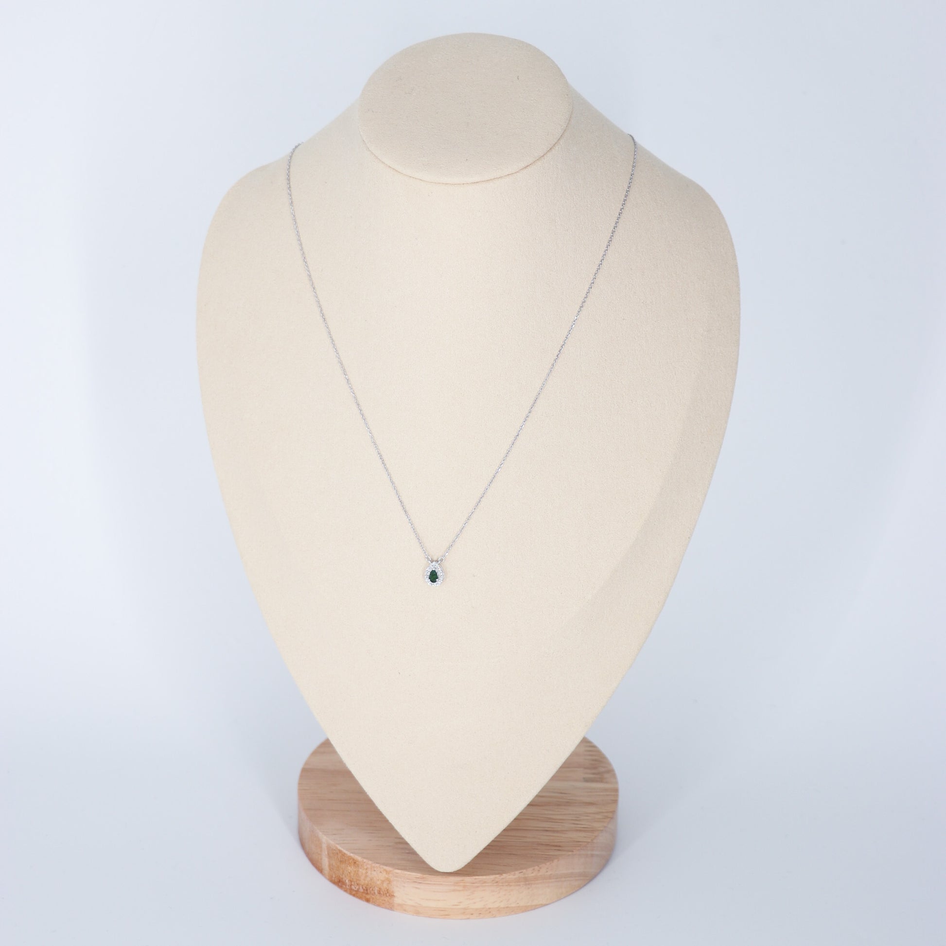 DIJE C/CADENA DIAMANTE .05ct/ESMERALDA C/PERA 7x5mm SI ORO BCO 14K