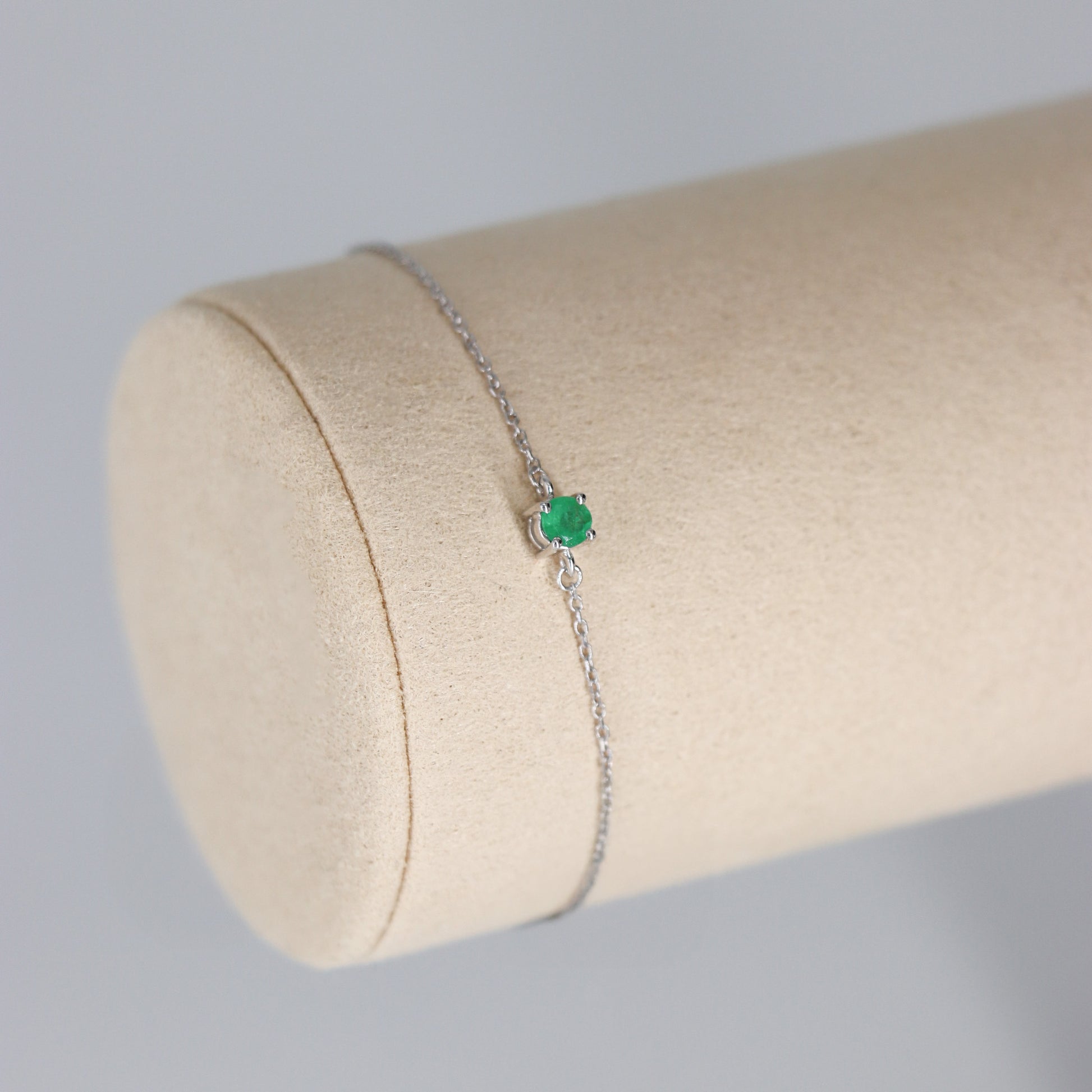 Pulsera 3.8mm Esmeralda .20ct Oro Bco 14k 17cm (EXT 16.5cm)