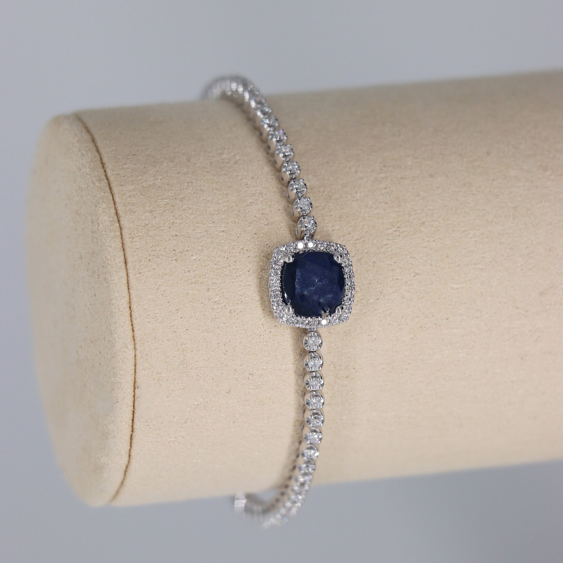 TENIS BRACELET HALO DIAMANTES .55ct/1.9ct ZAFIRO ORO BCO 14K